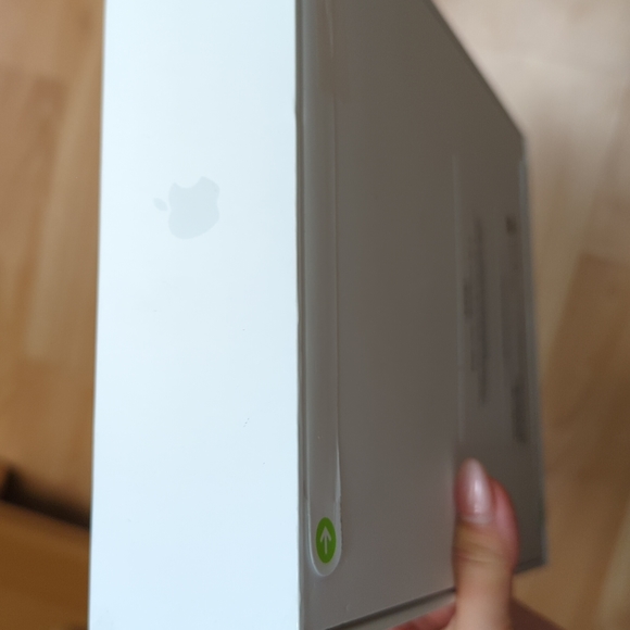 Apple ipad 10th Generation Wi-Fi 64 GB - Picture 5 of 5